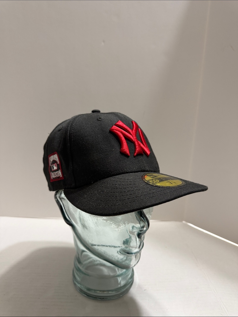 New Era Black Fitted Cap New York Yankees Logo Size 7 1/8, 59FIFTY